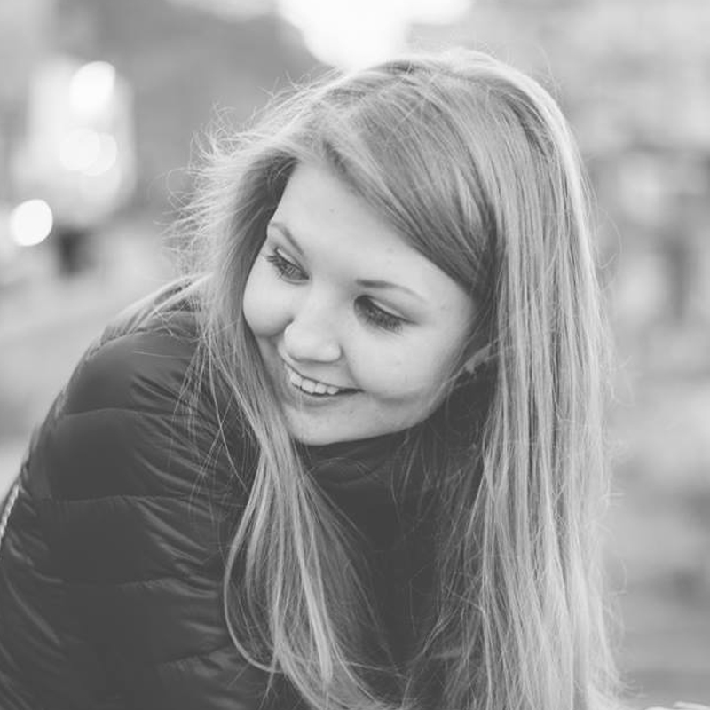 Elizaveta, traductrice littéraire, auteur, journaliste, lauréate du prix des jeunes traducteurs littéraires. Traduction russe anglais à Juan les Pins